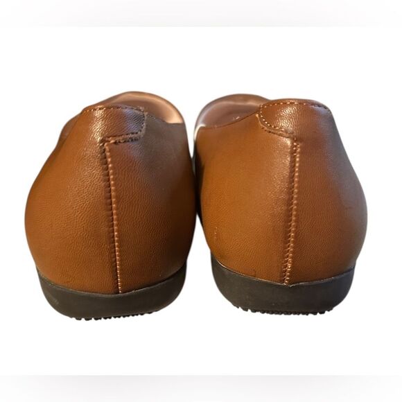 Cliffs by White Mountain Women's Clara Ballet Flats. Cognac Brown Size 8 Wide - Picture 6 of 8
